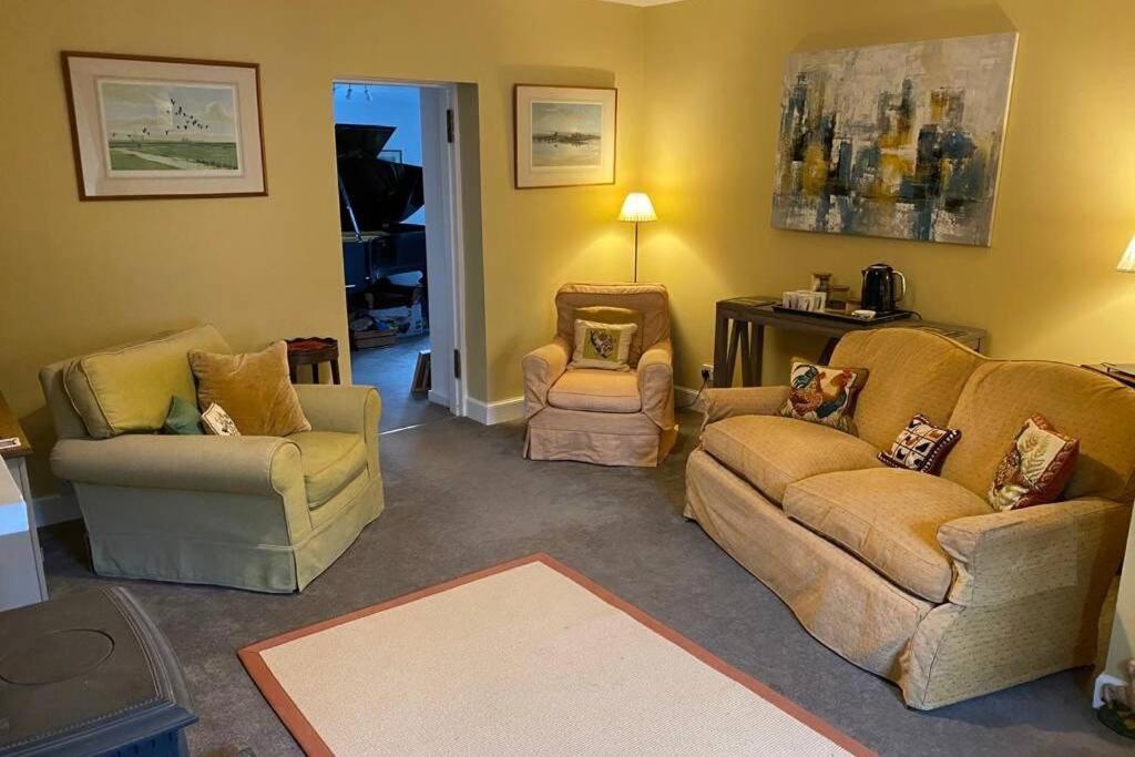 2X King Bedrooms, Private Living Room & Bathroom Thornhill  Esterno foto